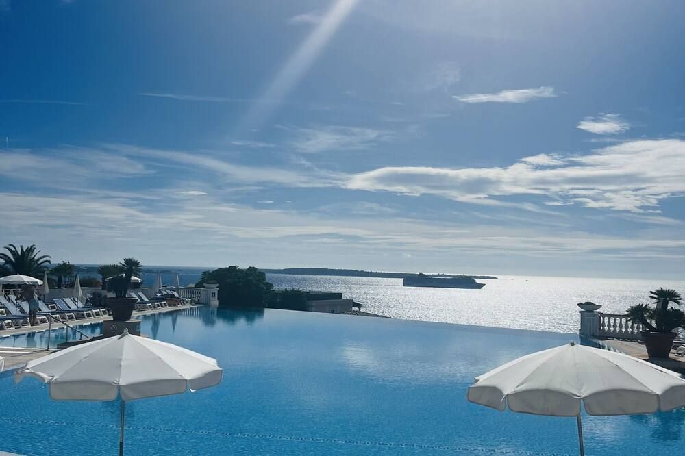 Le cannois - קאן - בריכה