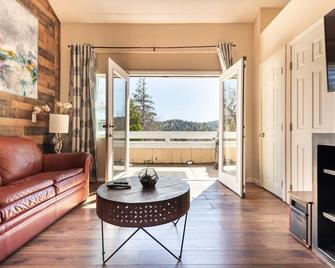 North Bay Mountain Cabins - Lake Arrowhead - Sala de estar