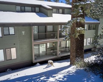 St Anton Condos with Rec Center - Mammoth Lakes - Building