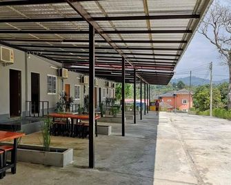 Baan I-Mok - Sangkhla Buri - Patio