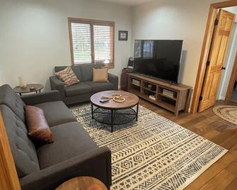 Charming 4-bedroom house with WiF in delightful Hibbing - Hibbing