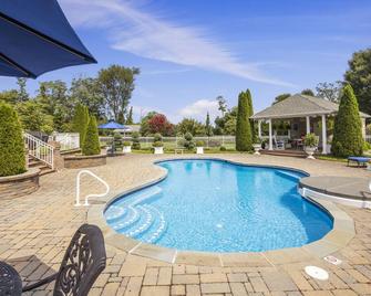 Private 4br Cottage: Pool, Near Downtown Frederick, Heated Spa-Open Year Round - Frederick - Pool