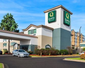 Quality Inn Memphis Northeast near I-40 - Memphis - Edifício