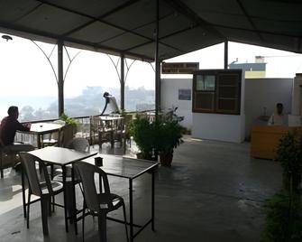 Mishra Guest House - Varanasi - Patio