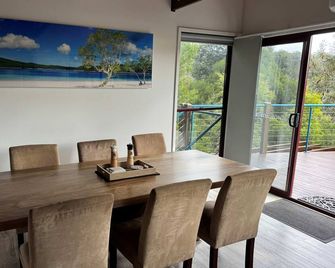 719 Cooloola Villa, Kingfisher Bay, K'gari, Fraser Island - Booral - Comedor