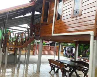 Nongkran Homestay Private And Safety Zone - Sattahip - Patio