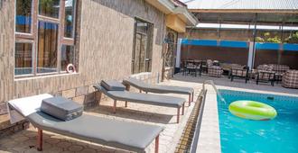 Arusha Safari Hostel - Arusha - Pool