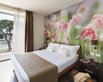Hotel Acquadolce - Peschiera del Garda - Bedroom