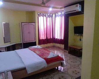 Hotel New Park - Jorhāt - Habitación