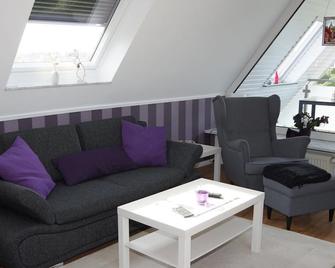 Ferienwohnung Rehsprung - Appartement/fewo, Dusche Oder Bad, WC, 1 Schlafrau - Mölln - Wohnzimmer
