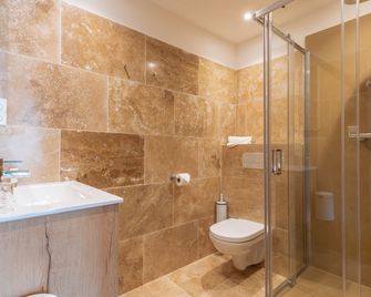 Domaine des Tilleuls - Malaucène - Bathroom