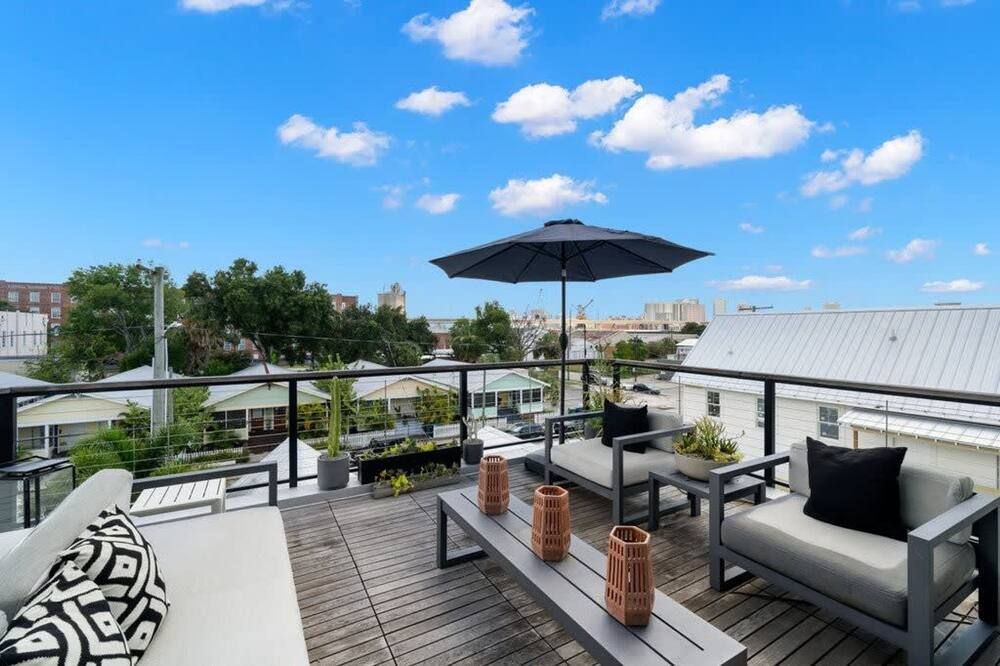 Casa Cohiba by Brightwild Steps to 7th Ave - Tampa - Balkon