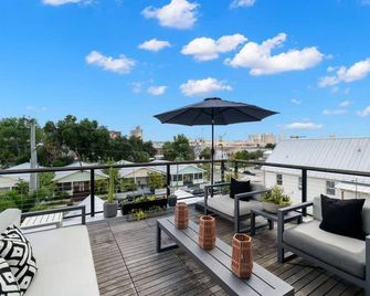 Casa Cohiba by Brightwild Steps to 7th Ave - Tampa - Balkon