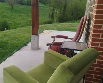 Haven of peace in the middle of nature, ecological house - Saint-Quentin-sur-le-Homme - Balcony