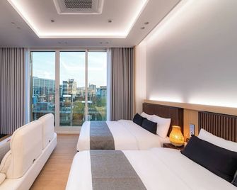 Stay On-A - Seoul