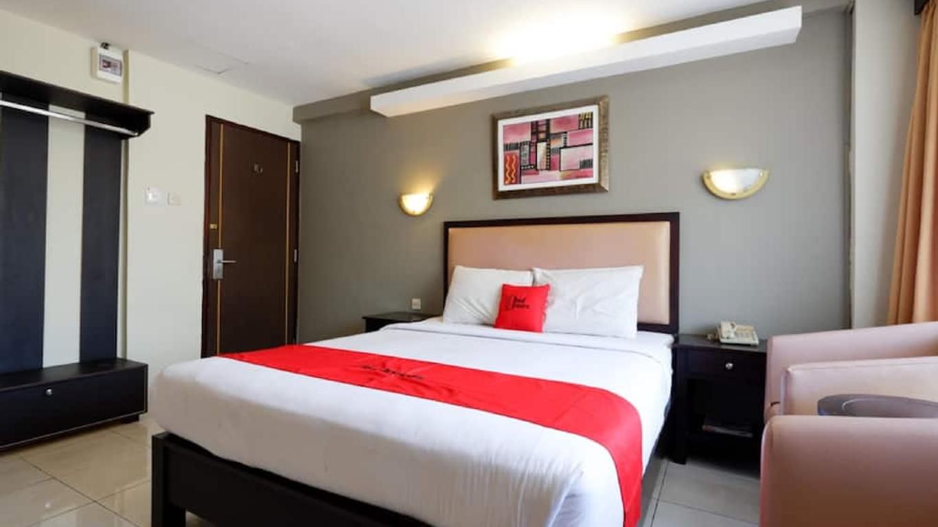 RedDoorz Plus @ Singosari Raya