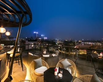 San Grand Hotel & Spa - Hanoi - Balcon