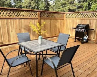 Denali 2 King Bedrooms Each With Private - Healy - Binnenhof