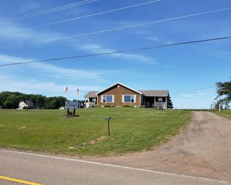 Greenwich View Cottages (Unit #3) - St. Peters Bay - Edificio