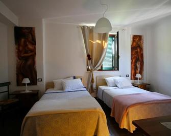 Il Gigante Che Dorme - Castel Castagna - Bedroom