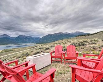 Breathtaking Lake-View Retreat with On-Site Hiking! - Twin Lakes (Lake County) - Balcón