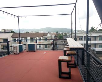 The 25 Hostel - Hat Yai - Balcón