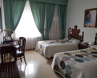 Nico Hotel - Medinaceli - Schlafzimmer