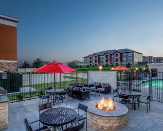 TownePlace Suites by Marriott Waco South - Waco - Patio