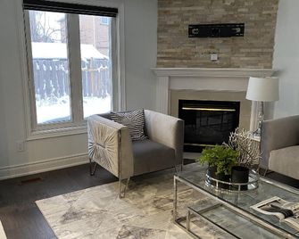 Homenets - Toronto - Sala de estar