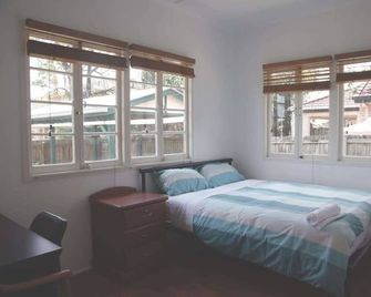Spacious 5 bedroom house - Sunnybank Hills
