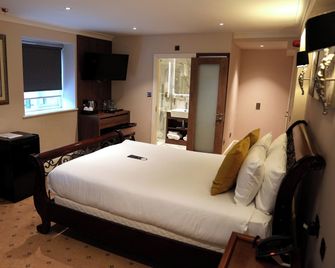 The Tudor Hotel - Pinner