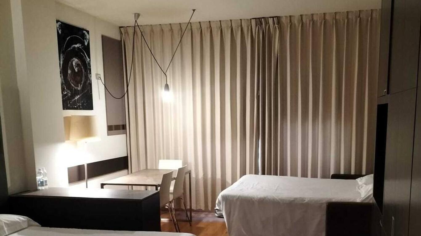 Wall Art Hotel