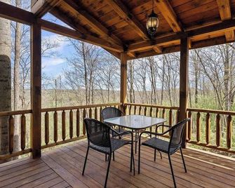 Romantic Log Cabin • Hot Tub • Fireplace • View - Logan - Balcony