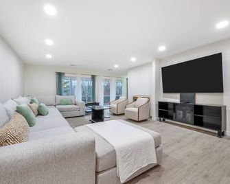 Features two living rooms, sauna, hot tub, and fire pit -over 4 acres of land. - Stroudsburg