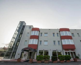 Hotel Formula Int. & Puravita Spa - Rosolina - Edificio
