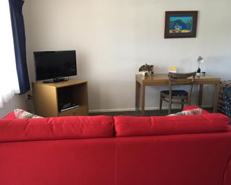 Cypress Court Motel - פנגאראיי - סלון