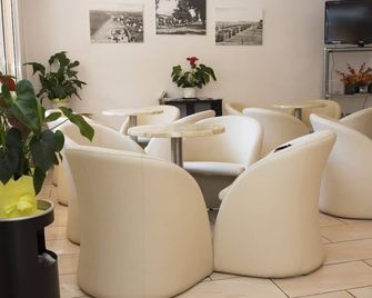 هوتل سيلفيا ميسانو أدرياتيكو - ميسانو ادرياتيكو - مطعم