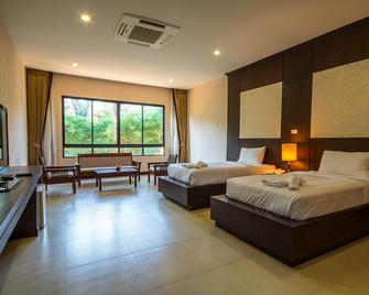 Leelawalai Rest Hotel - Chum Phae - Bedroom