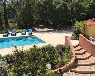 Luxurious , Spacious , Secluded Villa With Pool . Non Shared , Stunning Views - Fontão - Piscina