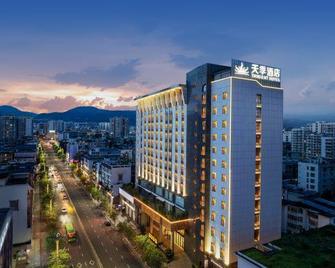 Tangent Hotel - Liangshan - Gebouw