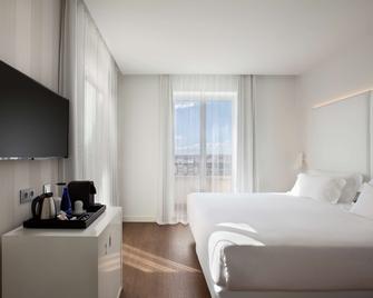 NH Madrid Atocha - Madrid - Bedroom