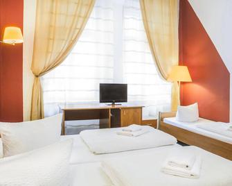 Hotel-Pension Insor - Berliini - Makuuhuone