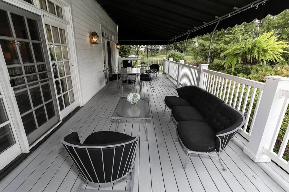 Oakmont Inn - Verona - מרפסת