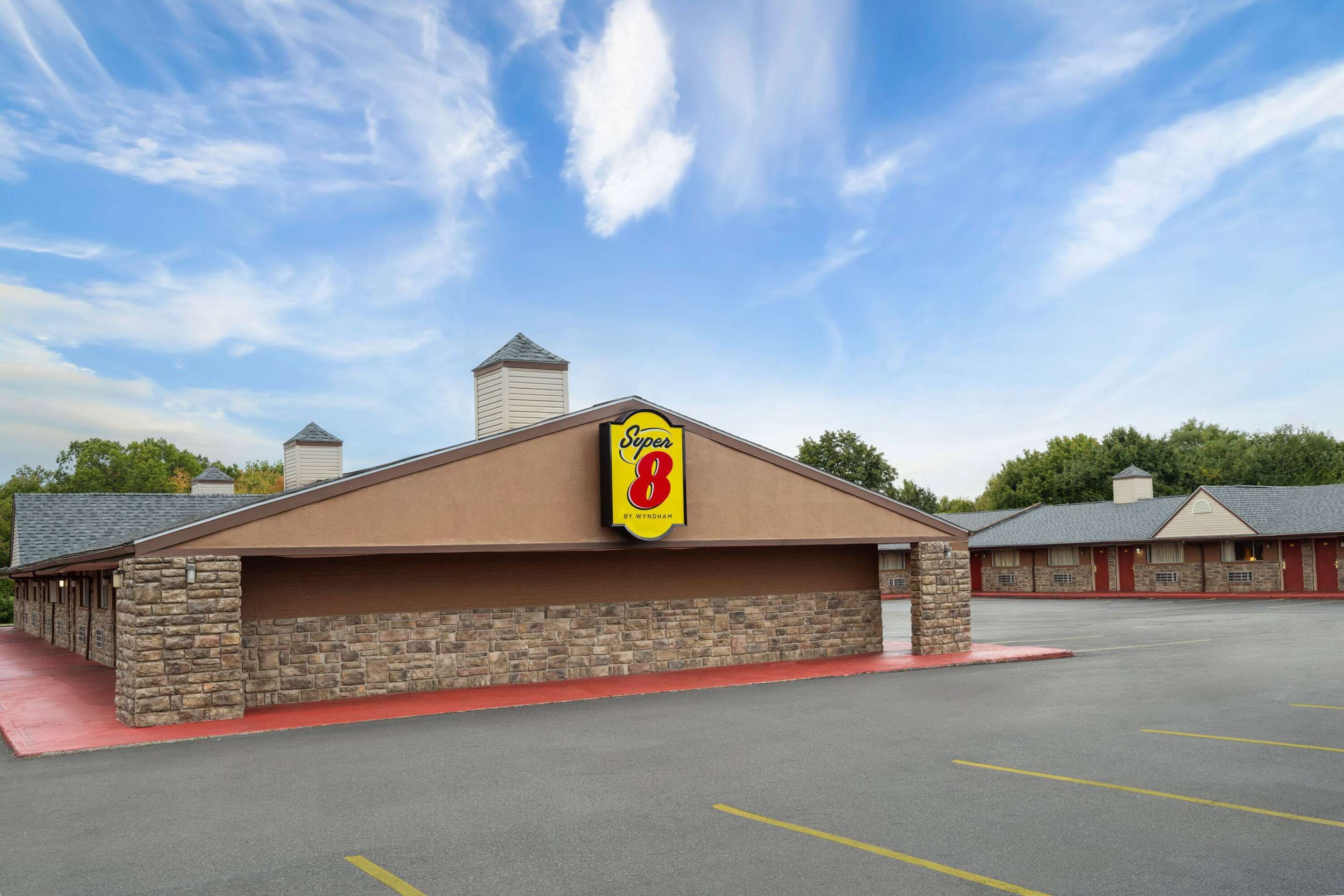 Super 8 by Wyndham Youngstown North - Youngstown - Bygning