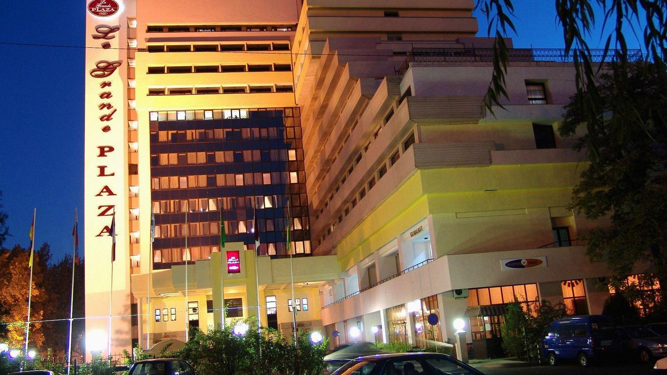 Le Grande Plaza Hotel