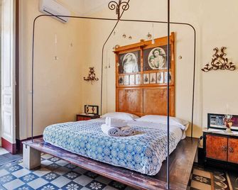 La Cot B&B - Catania - Camera da letto
