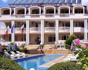 Hotel Aurora - Святий Константин і Єлена