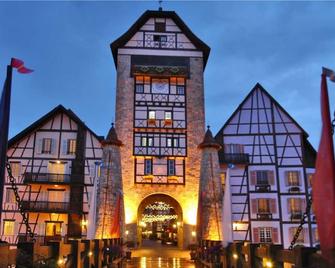 Colmar Tropicale - Bentong - Building