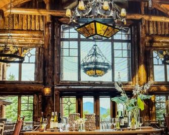 Beautiful 3-bedroom suite located in the Whiteface lodge in Lake Placid NY - Lake Placid - Bar