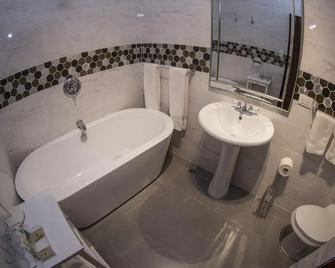 Colonial 154 H Boutique - Santo Domingo - Bathroom